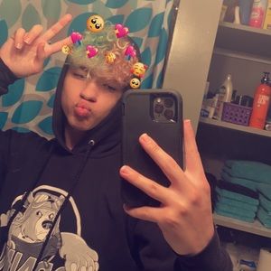 Meet your Posher, Devin